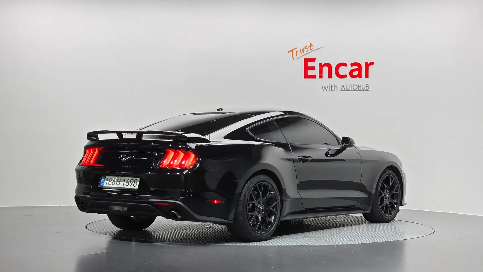 Ford Mustang Coupé 2018 — photo 1 sur 30