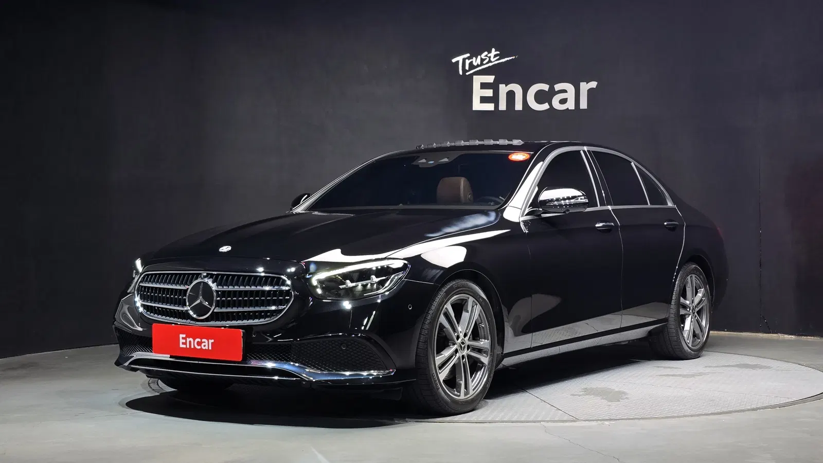 Mercedes-Benz Classe E E250 Avantgarde (W213) 2023 — photo 1 sur 32