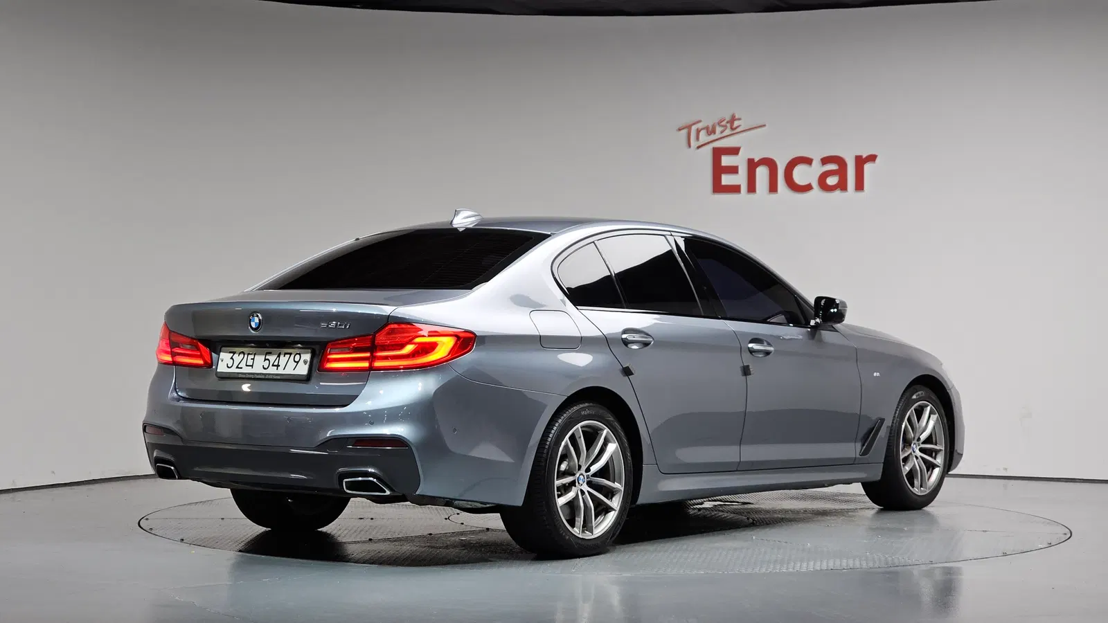 BMW Série 5 (G30) 530i M Sport Plus 2017 — photo 1 sur 35