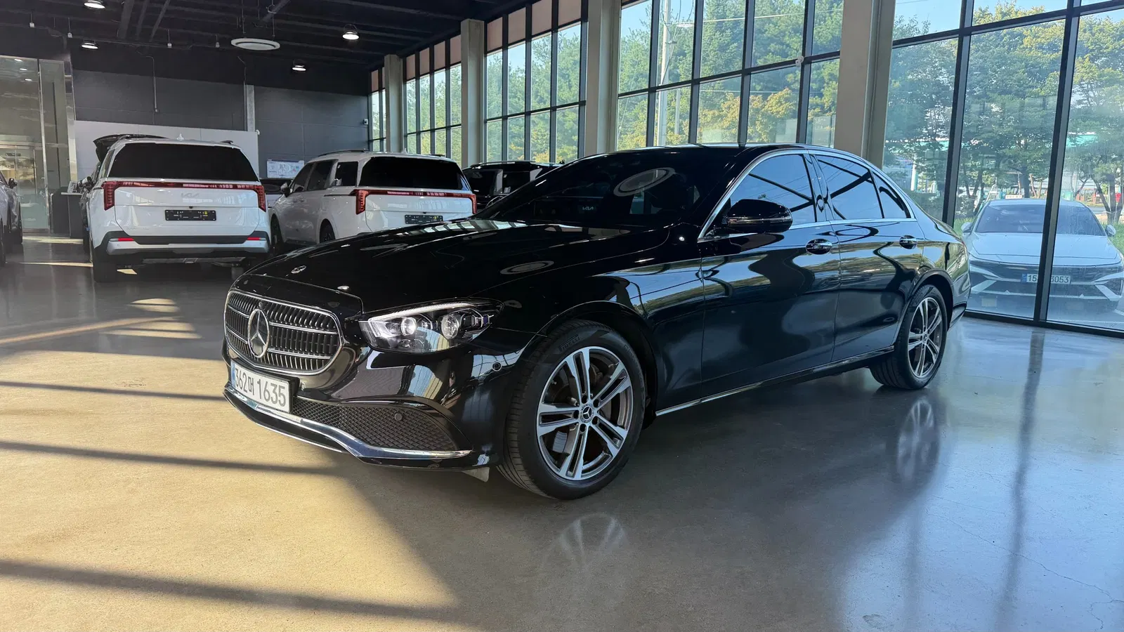 Mercedes-Benz Classe E E350 4MATIC Avantgarde (W213) 2022 — photo 1 sur 26