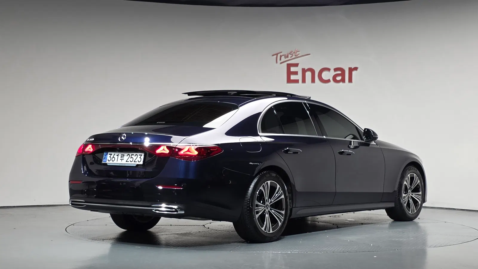 Mercedes-Benz Classe E E200 Avantgarde (W214) 2024 — photo 1 sur 42