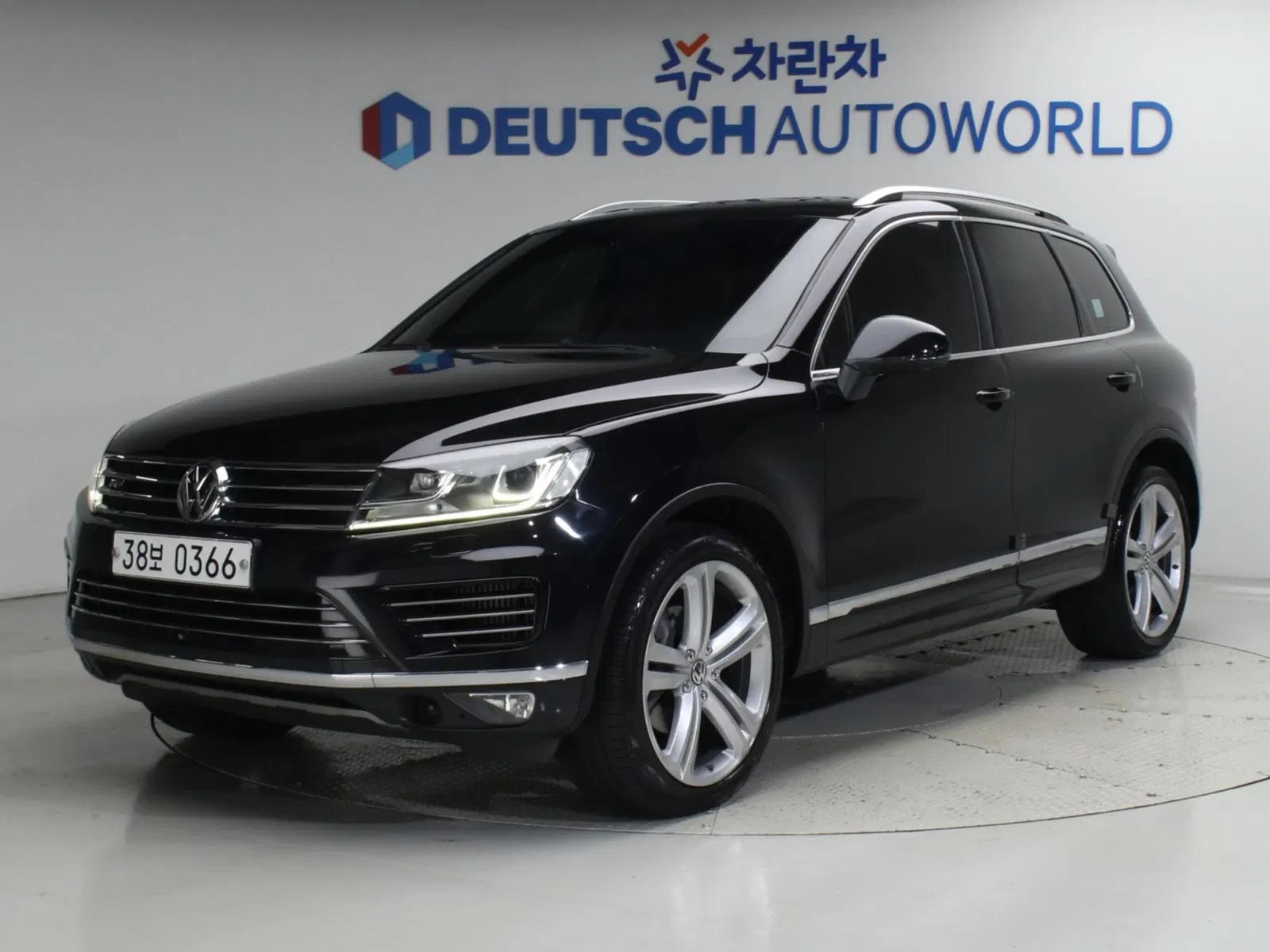 Volkswagen Touareg V6 3.0 TDI R-Line 2016 — photo 1 sur 26
