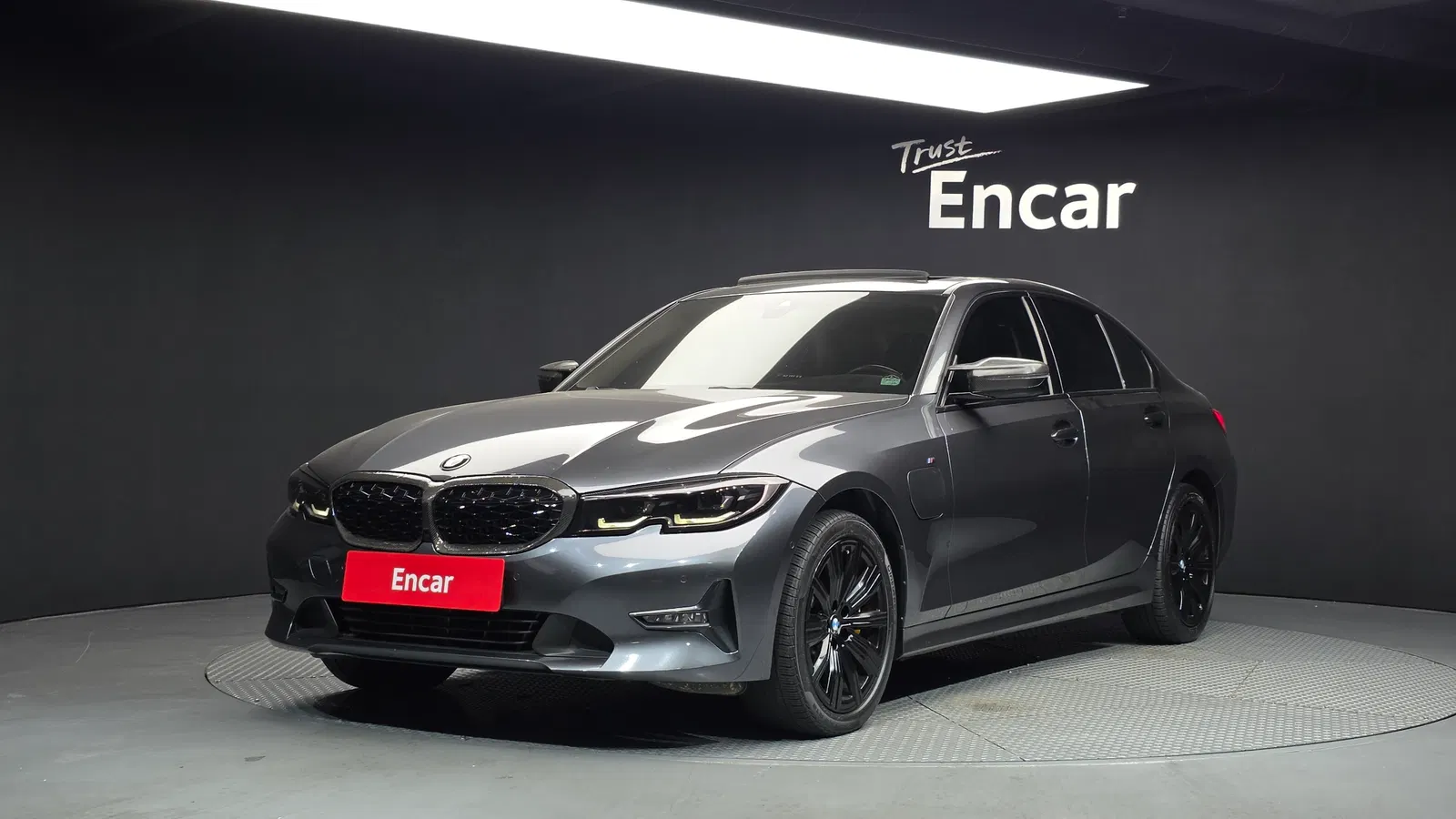 BMW Série 3 (G20) 330e 2020 — photo 1 sur 20