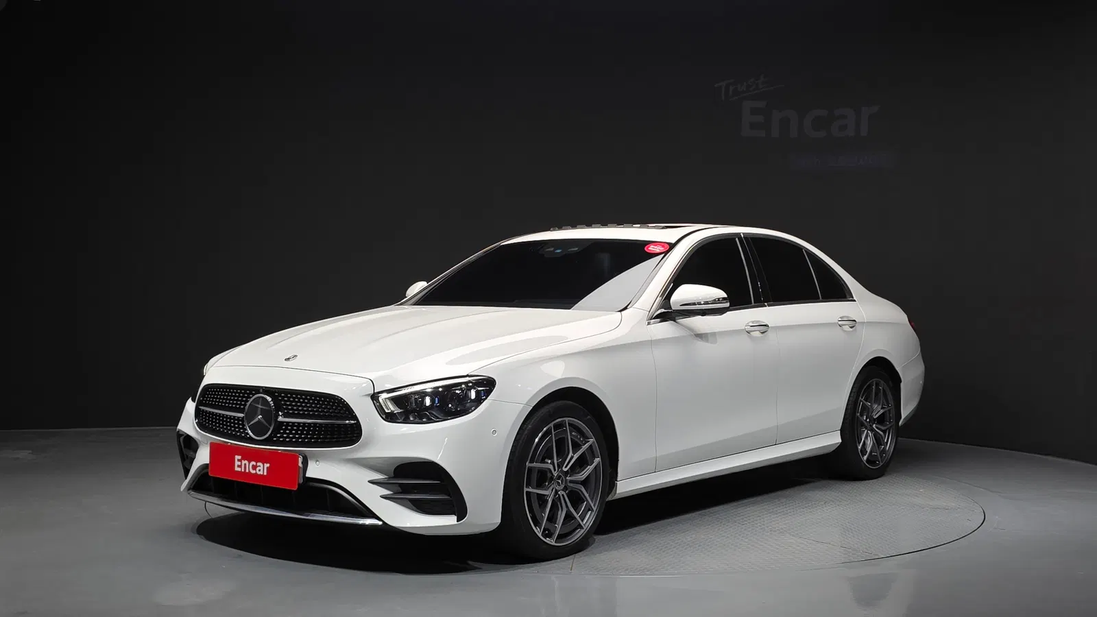 Mercedes-Benz Classe E AMG Line · E220d 4MATIC (W213) 2022 — photo 1 sur 38
