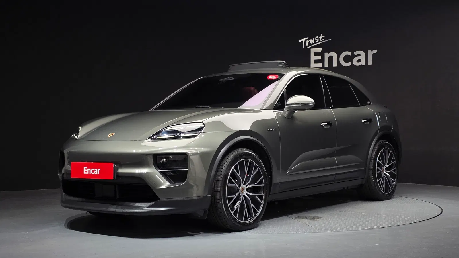 Porsche Macan EV 4S 2025 — photo 1 sur 35