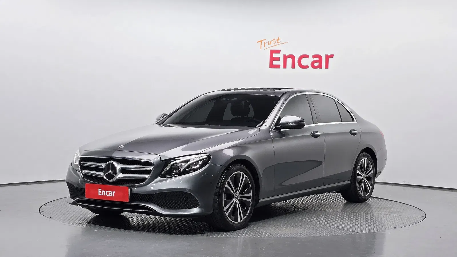 Mercedes-Benz Classe E E300 Avantgarde (W213) 2020 — photo 1 sur 30