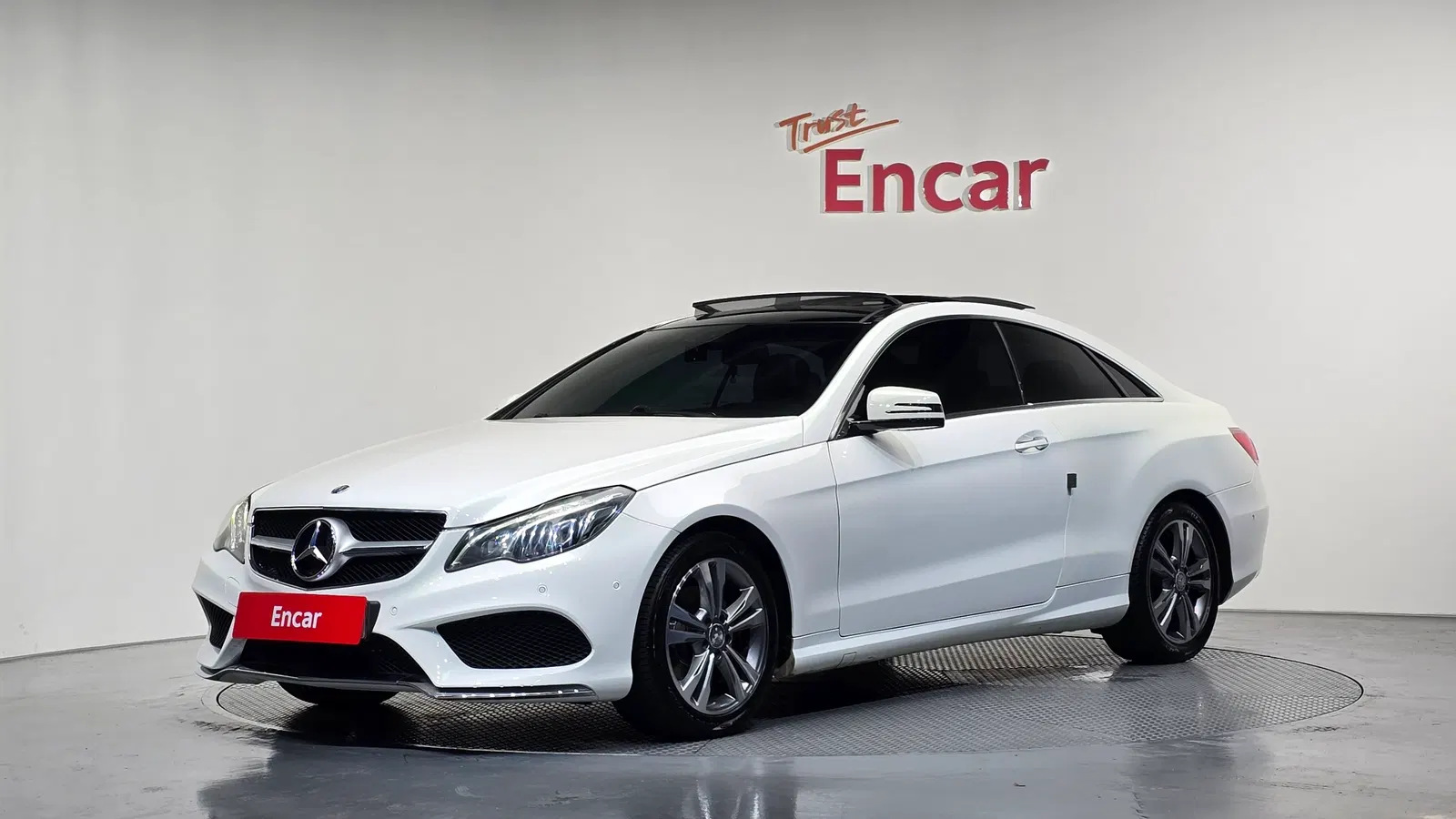 Mercedes-Benz Classe E E200 Coupé (W212) 2016 — photo 1 sur 26