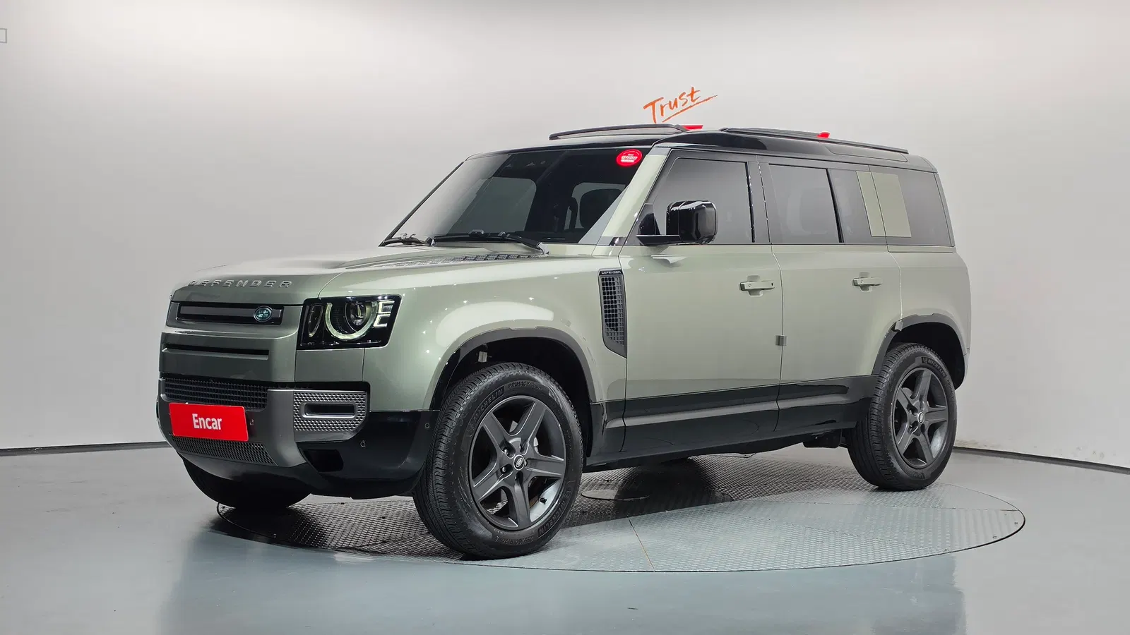 Land Rover Defender (L663) 110 P300 X-Dynamic SE 2025 — photo 1 sur 33