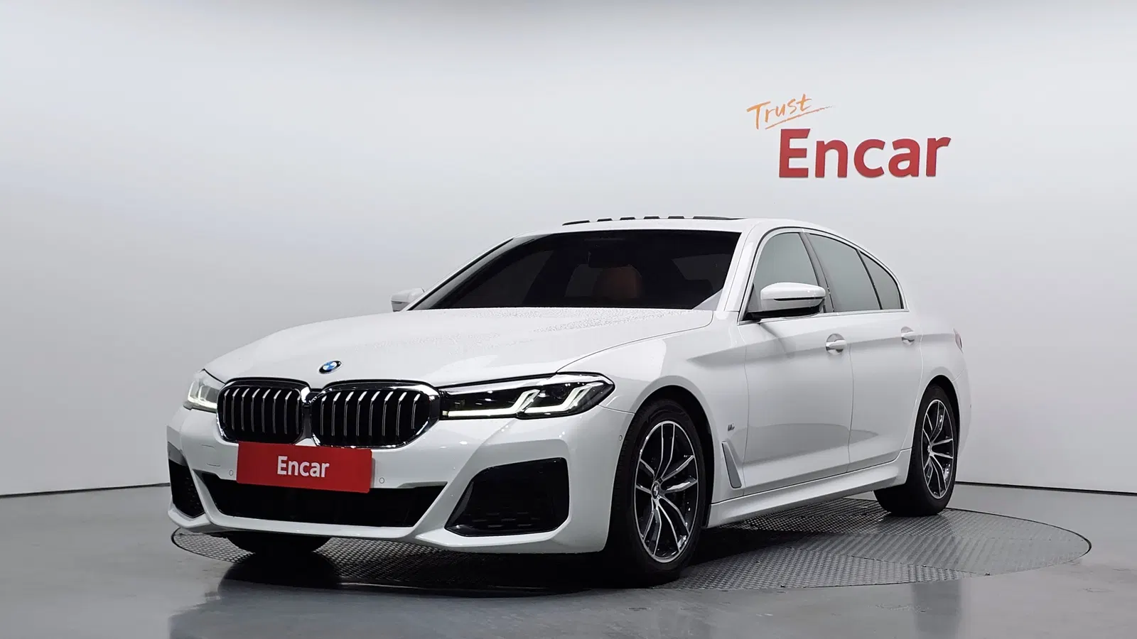 BMW Série 5 (G30) 520i M Sport 2021 — photo 1 sur 20