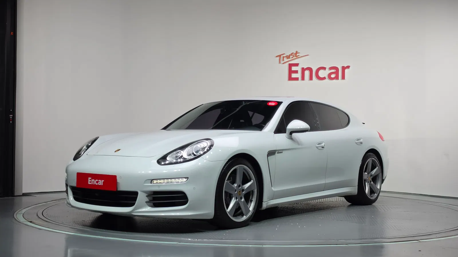 Porsche Panamera 3.0 Diesel 2016 — photo 1 sur 25