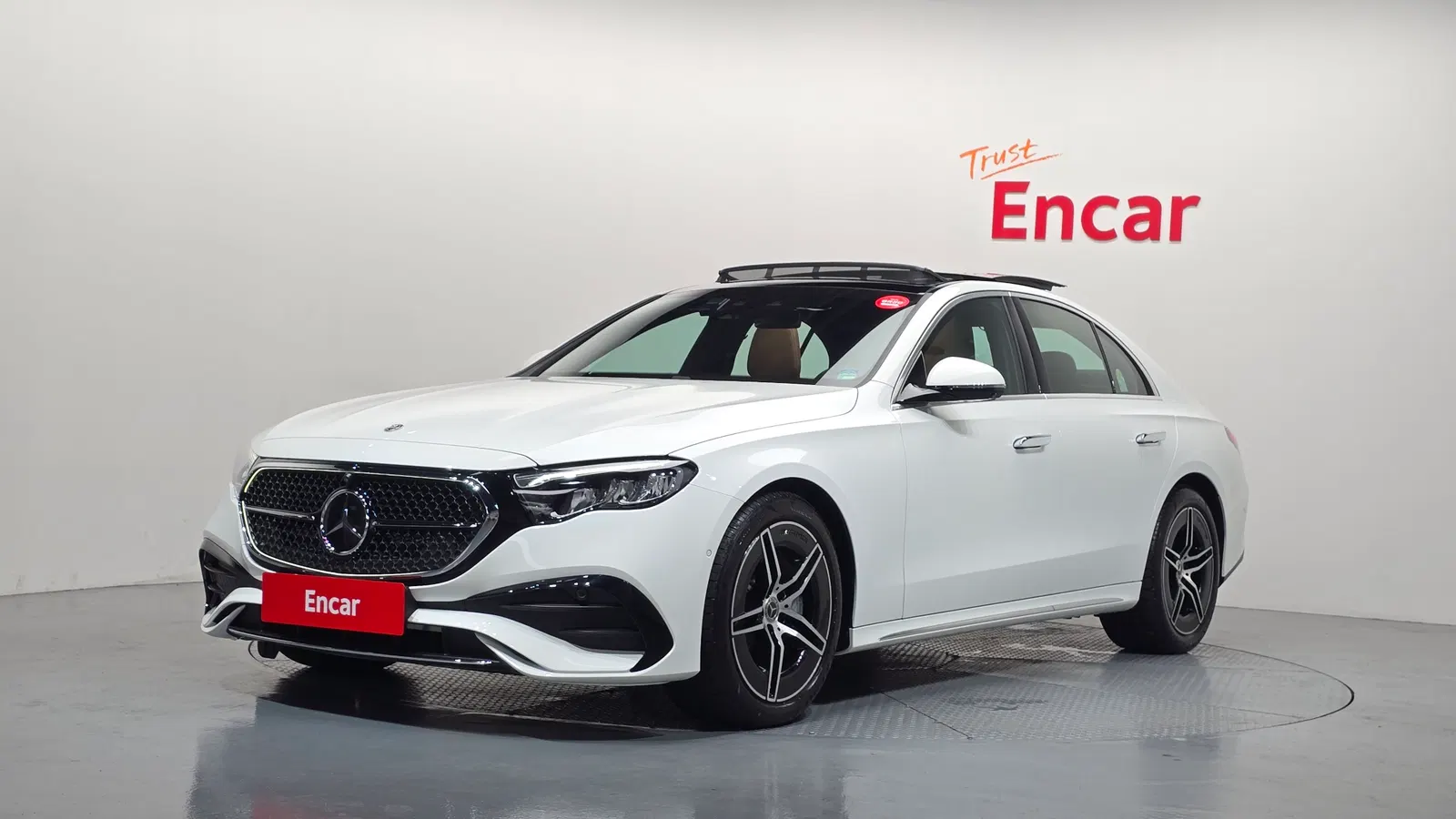 Mercedes-Benz Classe E AMG Line · E200 (W214) 2026 — photo 1 sur 33