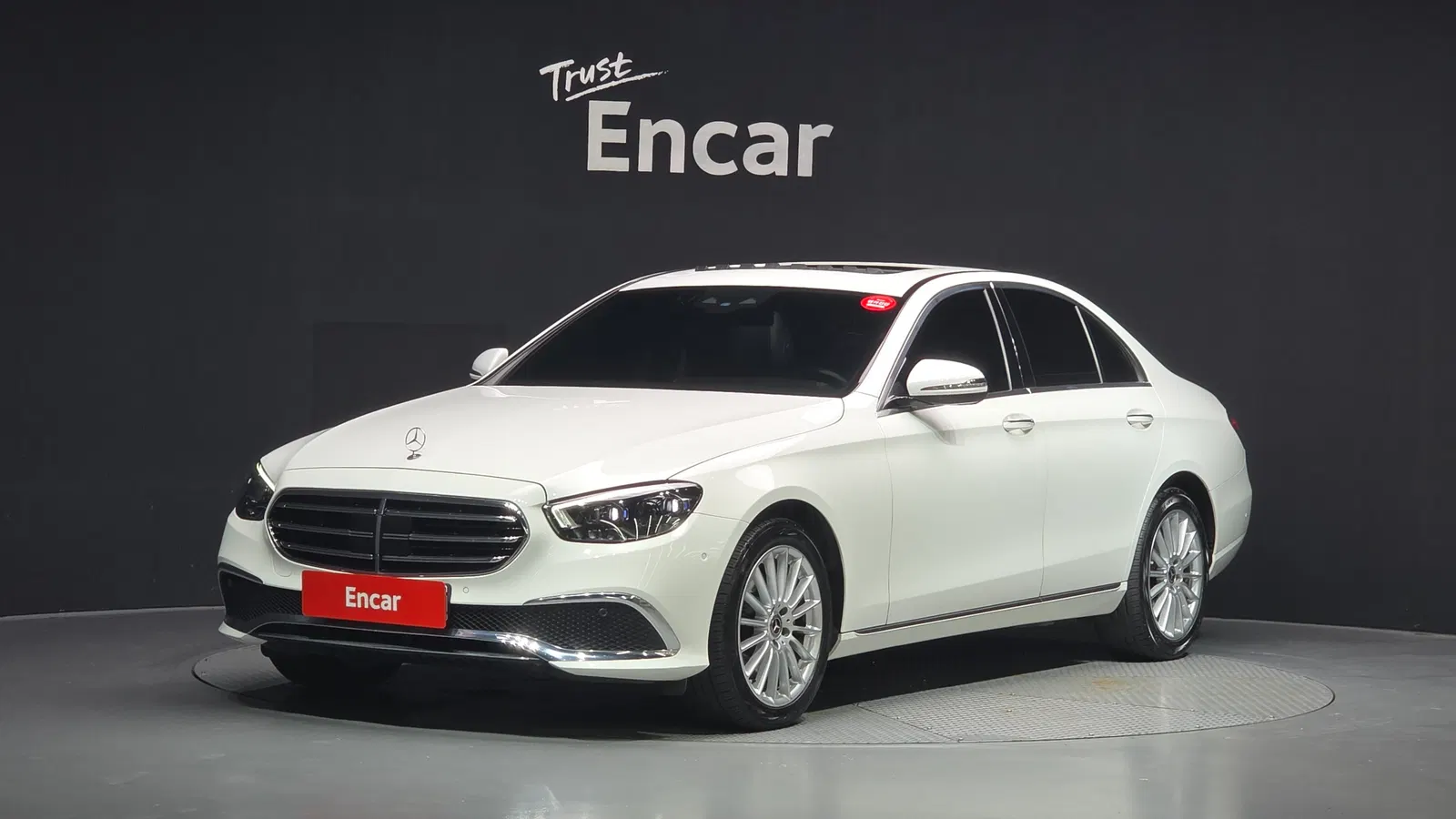 Mercedes-Benz Classe E E250 Exclusive (W213) 2021 — photo 1 sur 31