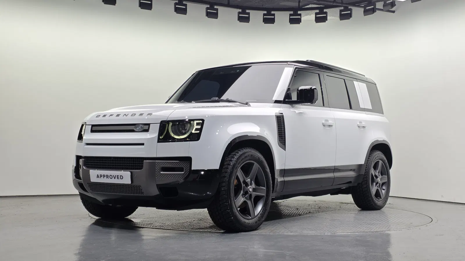 Land Rover Defender (L663) 110 D250 X-Dynamic SE 2025 — photo 1 sur 20