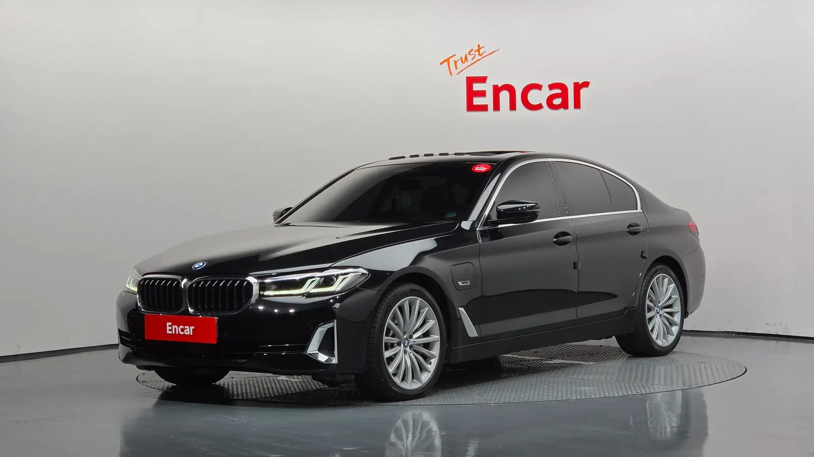 BMW Série 5 (G30) 530e Luxury 2023 — photo 1 sur 47