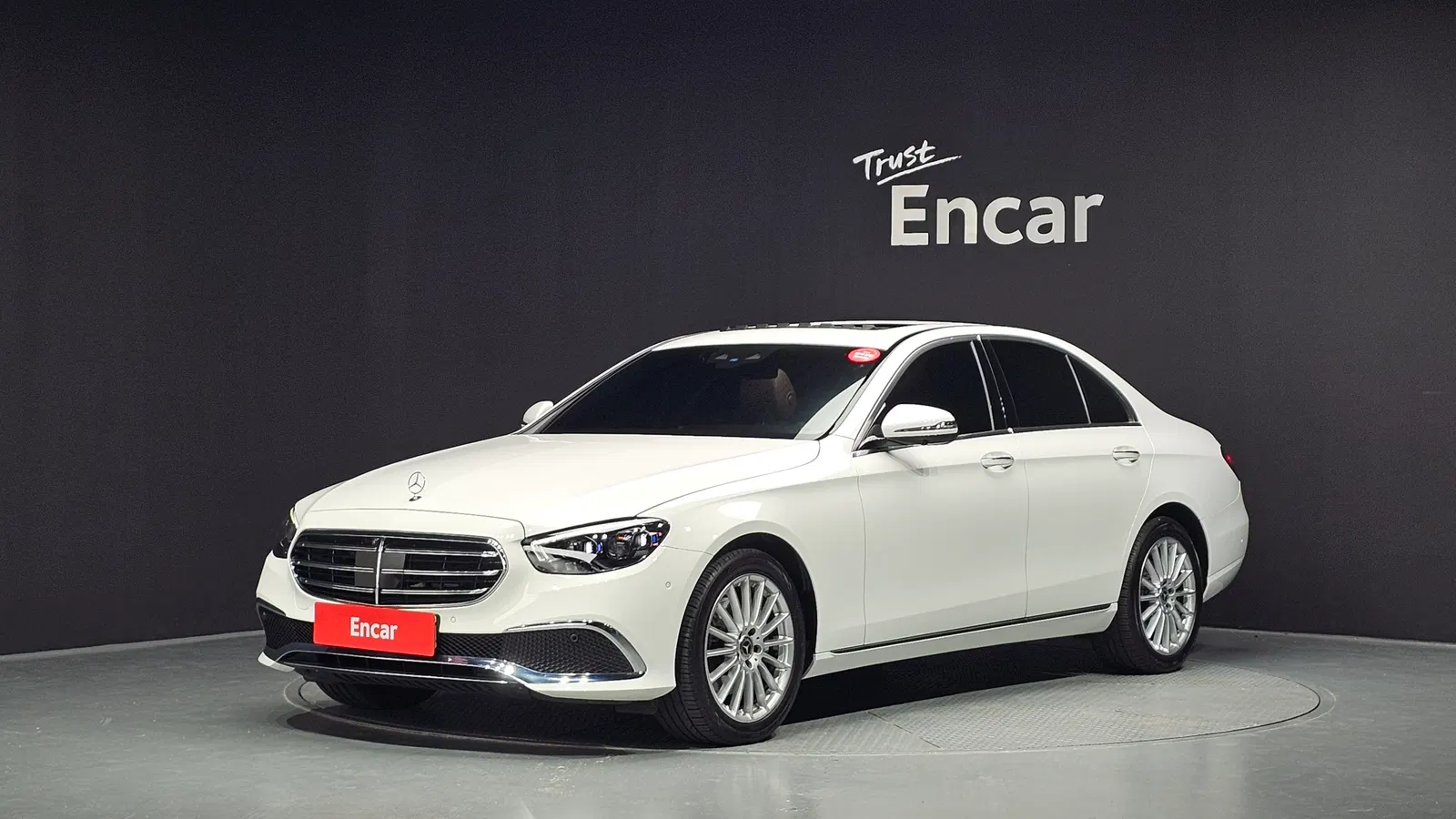 Mercedes-Benz Classe E E250 Exclusive (W213) 2022 — photo 1 sur 38