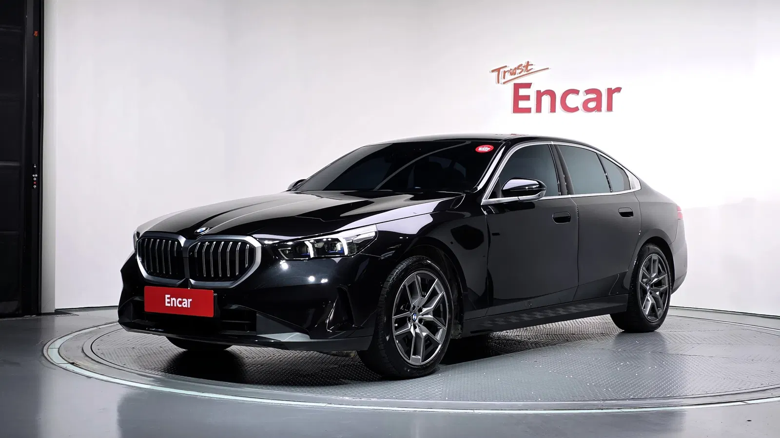 BMW Série 5 (G60) 520i 2024 — photo 1 sur 33