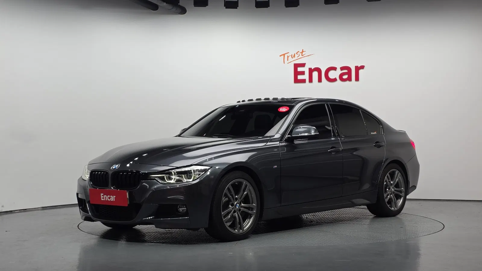 BMW Série 3 (F30) 330i M Sport 2017 — photo 1 sur 30