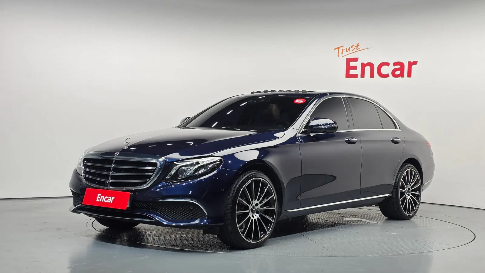 Mercedes-Benz Classe E E300 Exclusive (W213) 2019 — photo 1 sur 32