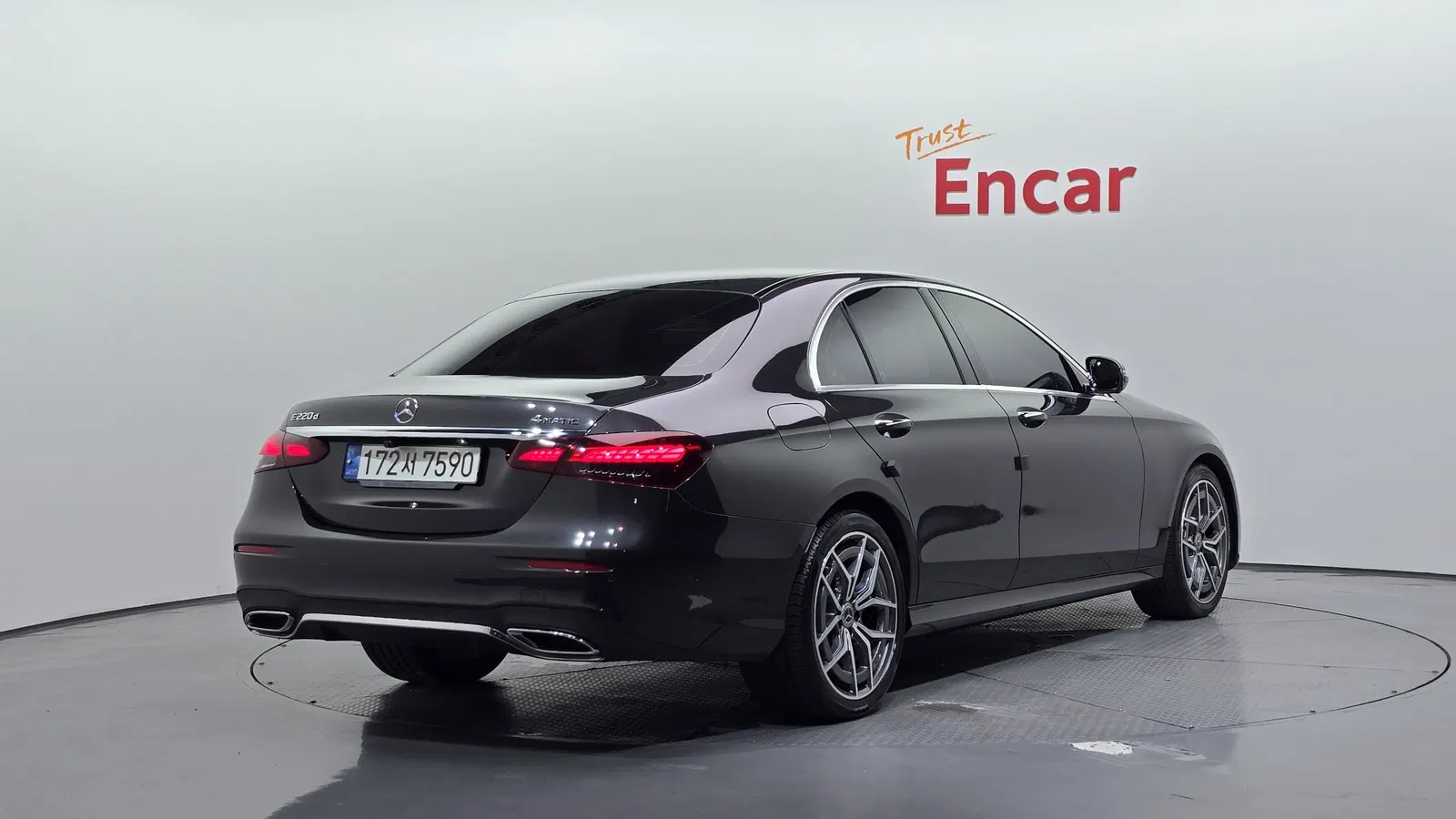 Mercedes-Benz Classe E AMG Line · E220d 4MATIC (W213) 2021 — photo 1 sur 35