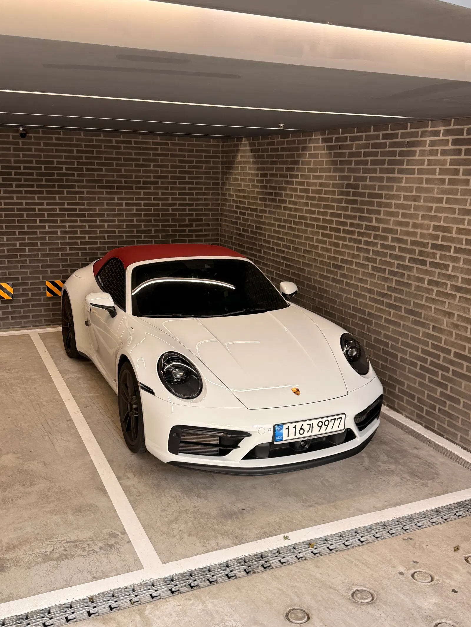 Porsche 911 (992) Carrera 4 GTS Cabriolet 2023 — photo 1 sur 16