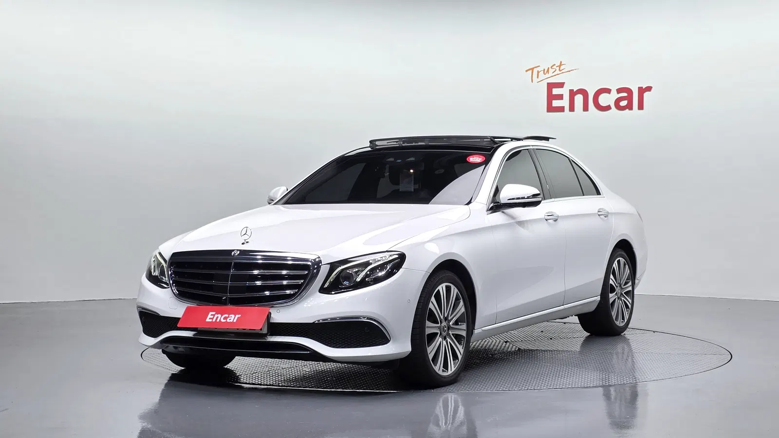 Mercedes-Benz Classe E E400 4MATIC Exclusive (W213) 2018 — photo 1 sur 20