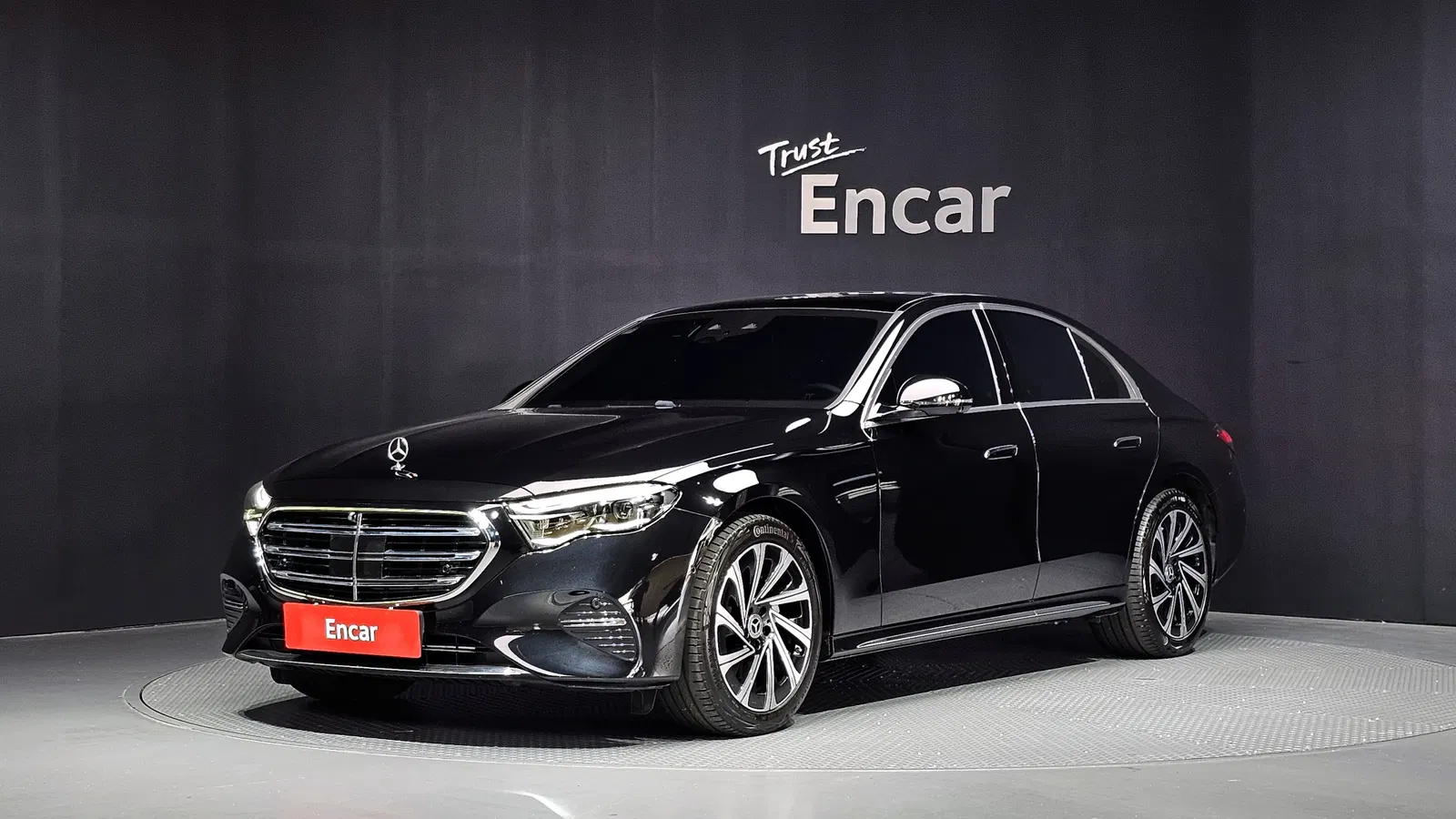 Mercedes-Benz Classe E E300 4MATIC Exclusive (W214) 2026 — photo 1 sur 20