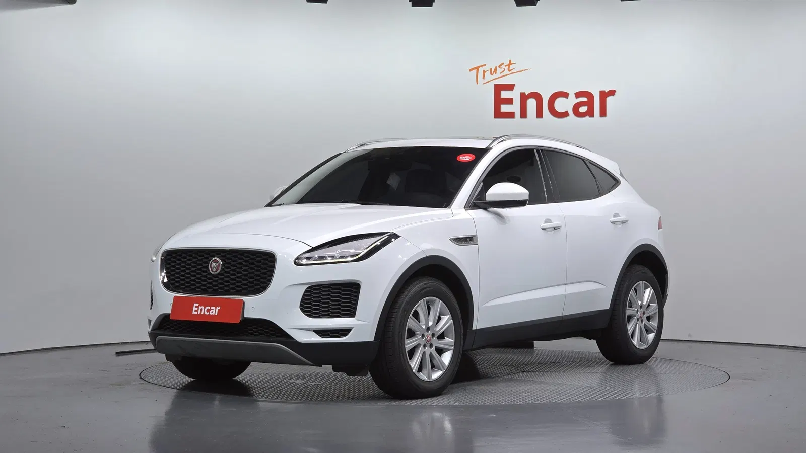 Jaguar E-PACE D180 S 2019 — photo 1 sur 20