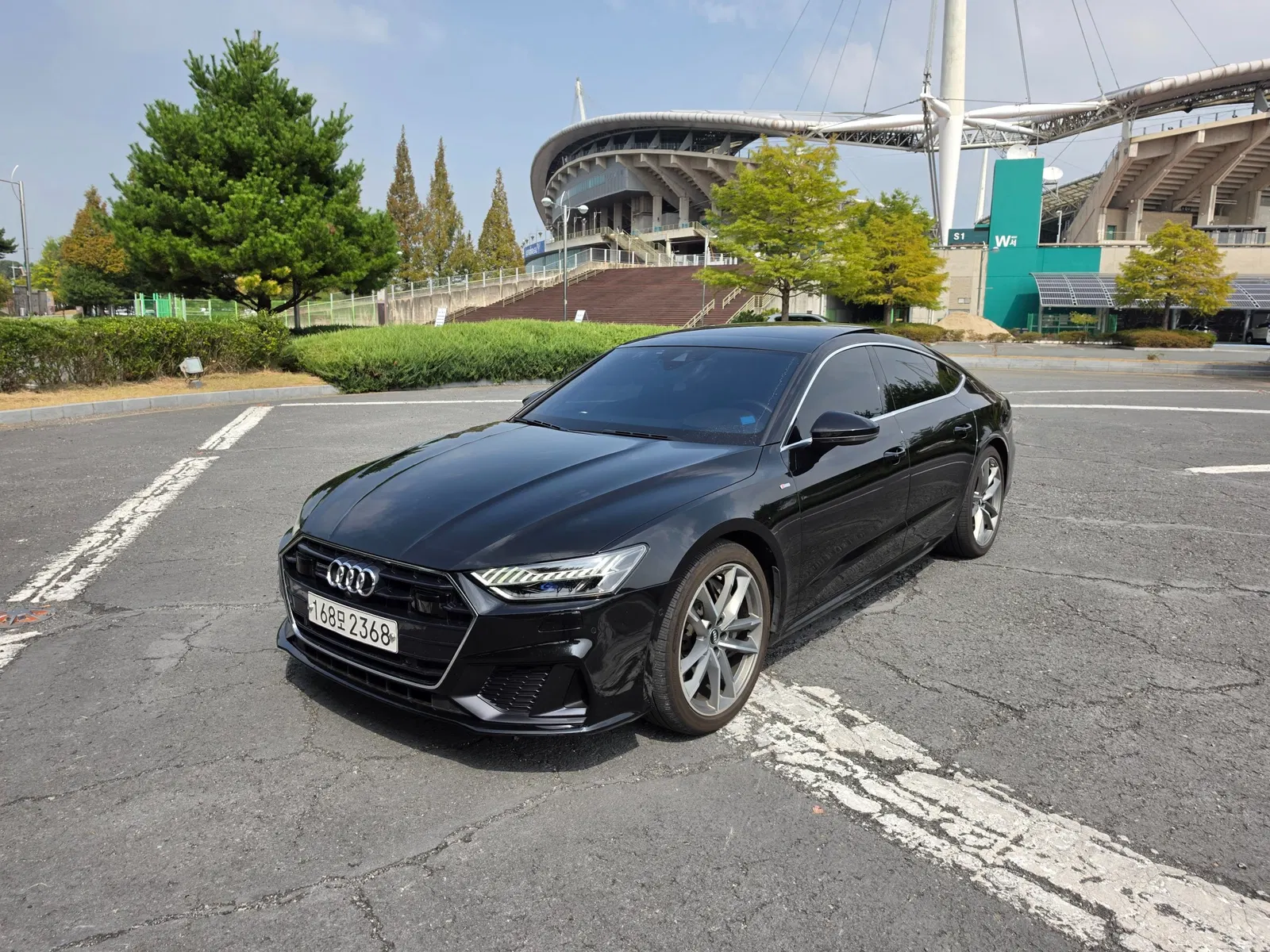 Audi A7 (4K) 55 TFSI Quattro Premium 2020 — photo 1 sur 24