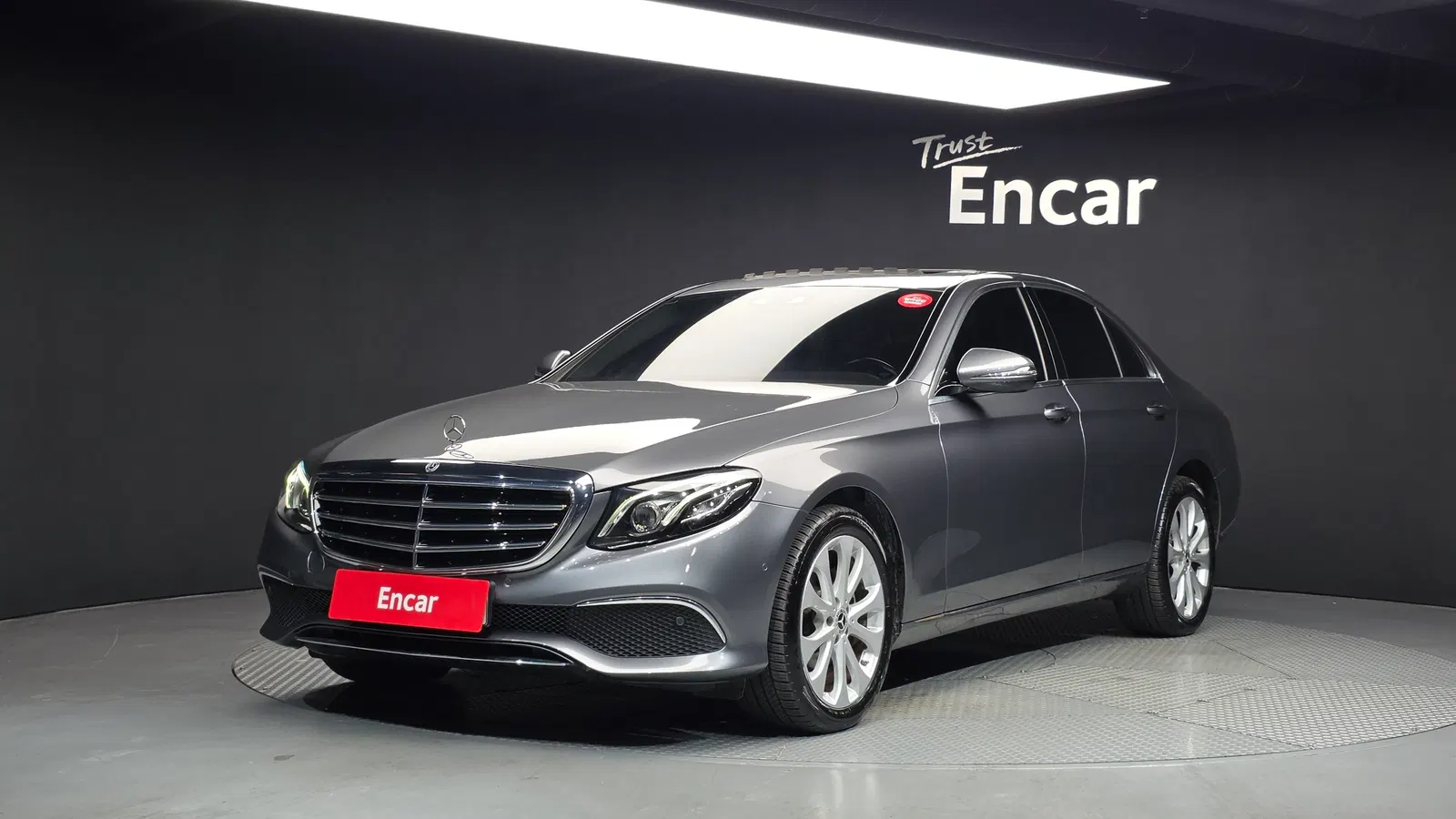 Mercedes-Benz Classe E E220d 4MATIC Exclusive (W213) 2017 — photo 1 sur 26