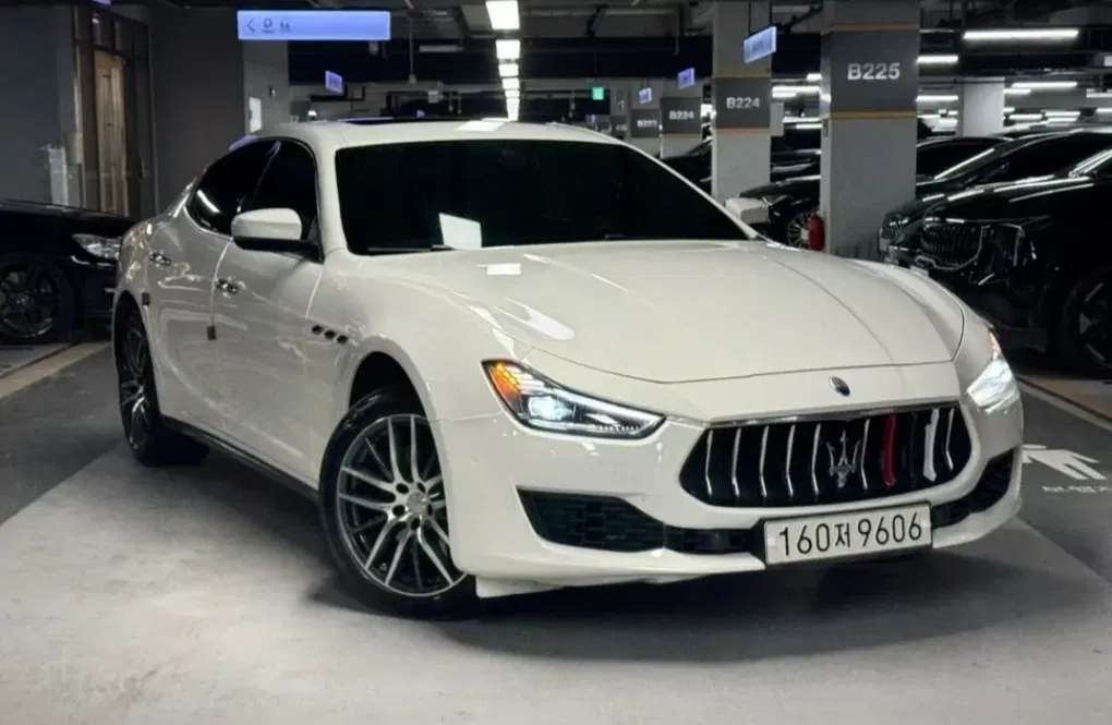Maserati Ghibli 3.0 Diesel 2018 — photo 1 sur 17