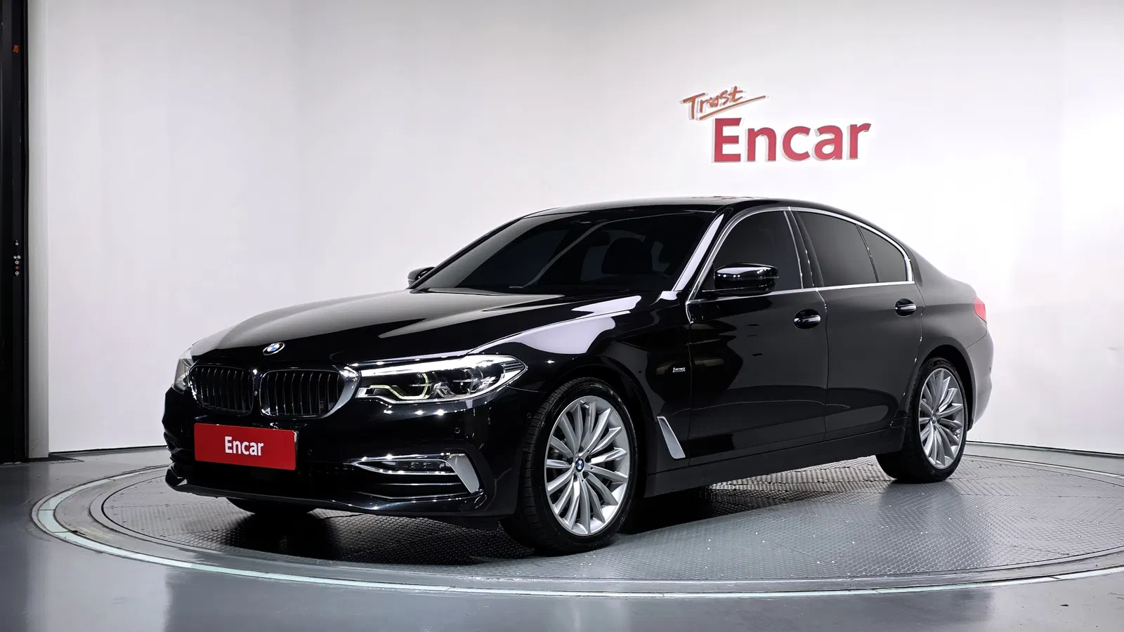 BMW Série 5 (G30) 530d Luxury Plus 2018 — photo 1 sur 20