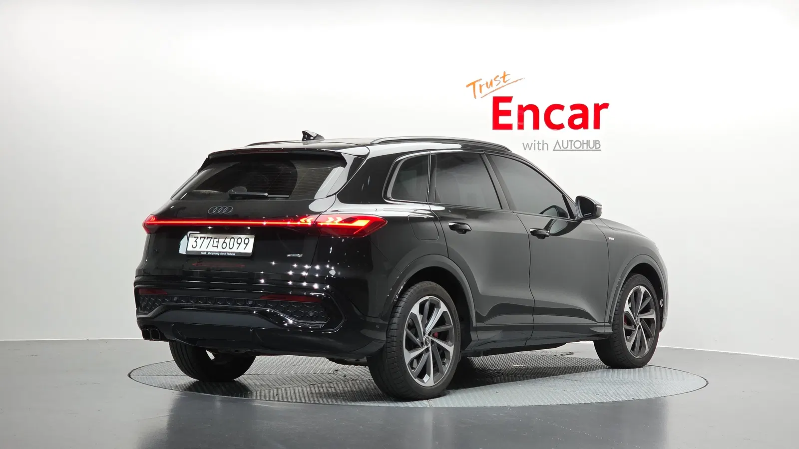 Audi Q5 (80A) 40 TDI Quattro S Line Black Edition 2025 — photo 1 sur 34