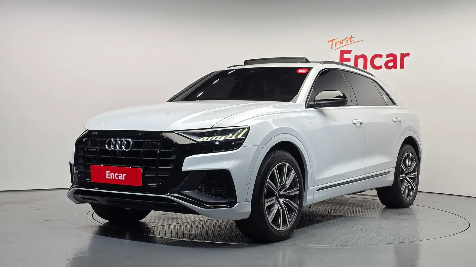 Audi Q8 (4M) 55 TFSI Quattro Premium 2021 — photo 1 sur 34