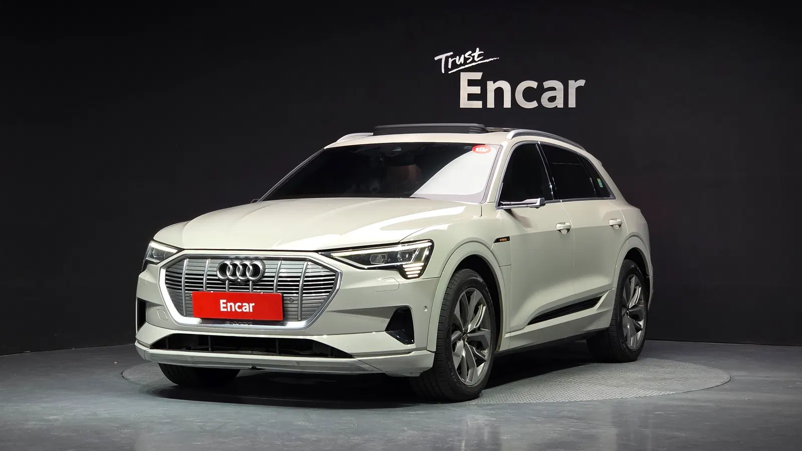 Audi e-tron 55 Quattro 2020 — photo 1 sur 26
