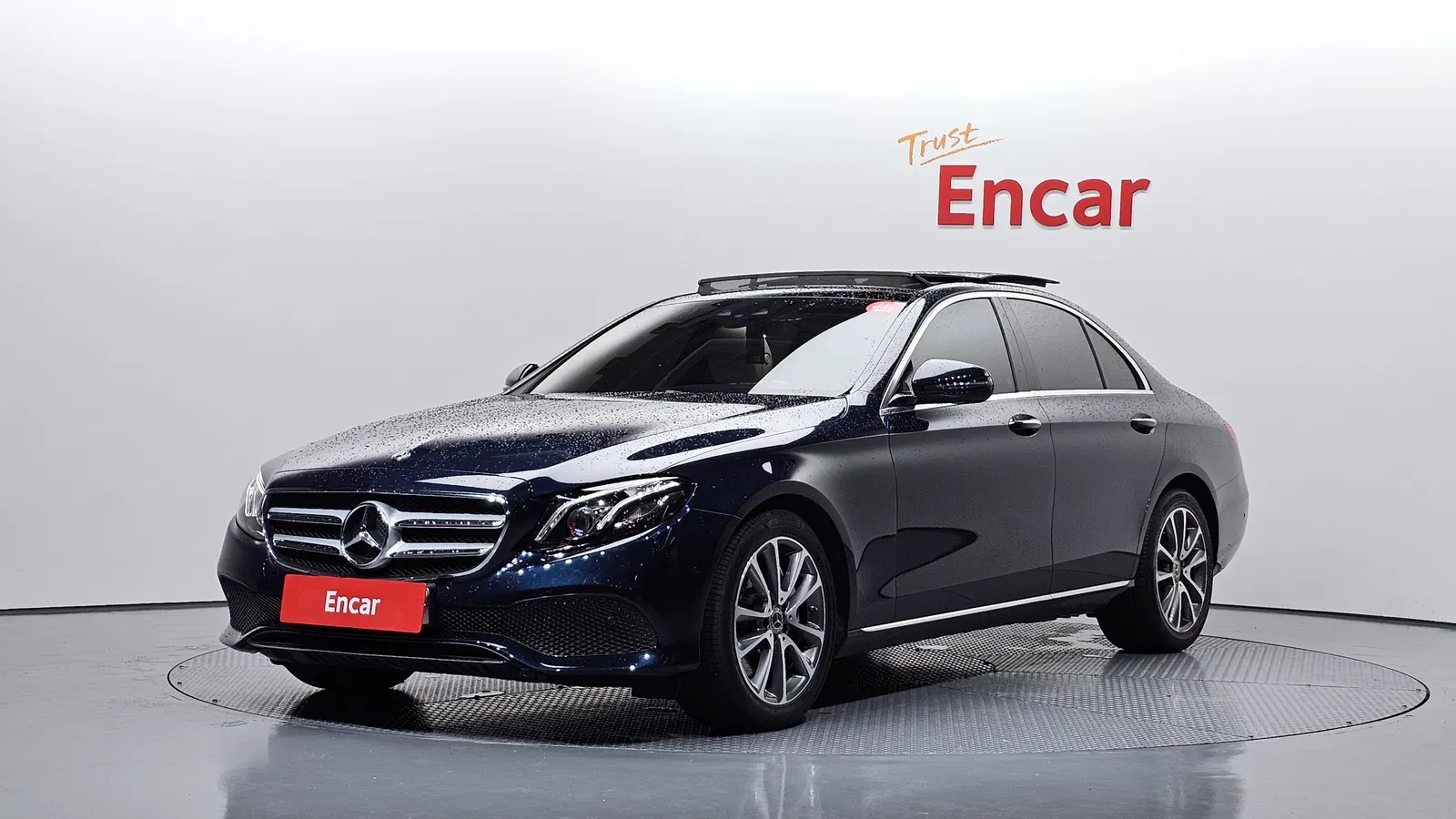 Mercedes-Benz Classe E E300 Avantgarde (W213) 2018 — photo 1 sur 37