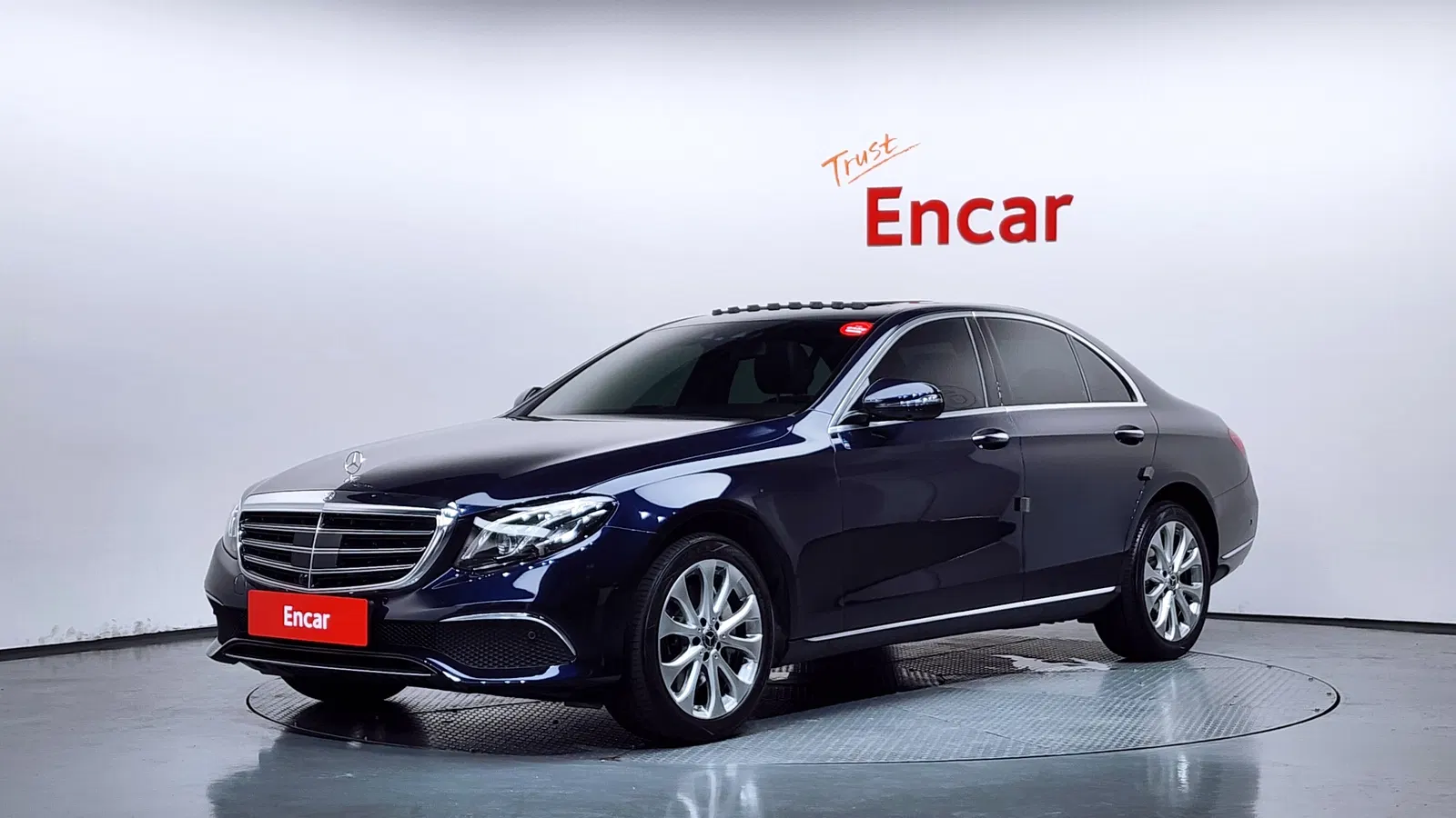 Mercedes-Benz Classe E E300 4MATIC Exclusive (W213) 2020 — photo 1 sur 36