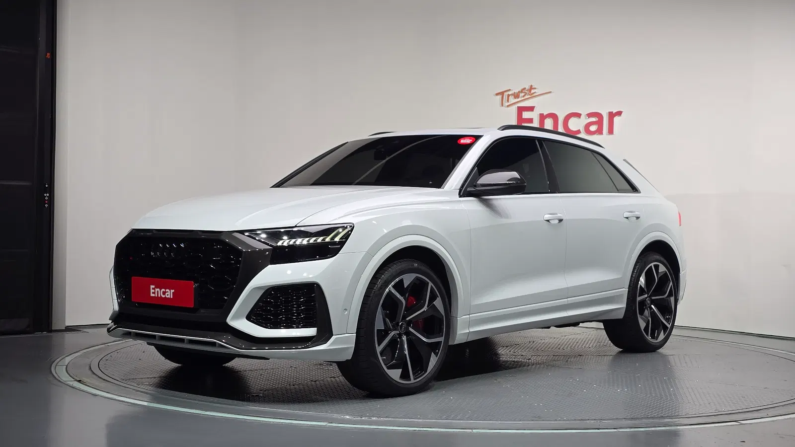 Audi RSQ8 (4M) 4.0 TFSI Quattro 2021 — photo 1 sur 34