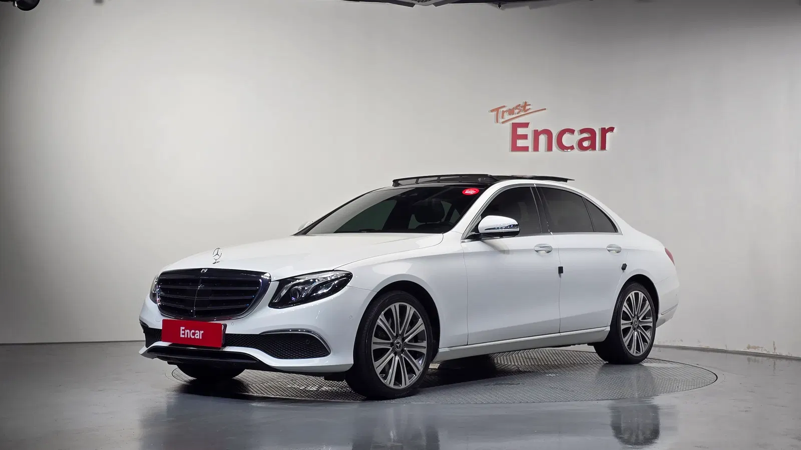 Mercedes-Benz Classe E E450 4MATIC Exclusive (W213) 2020 — photo 1 sur 38