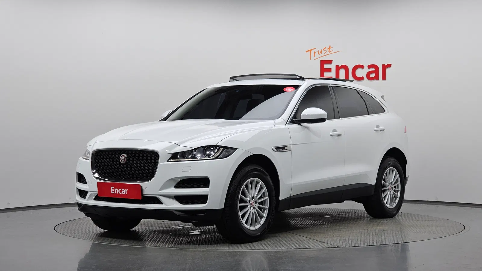Jaguar F-PACE 20d Prestige 2018 — photo 1 sur 37
