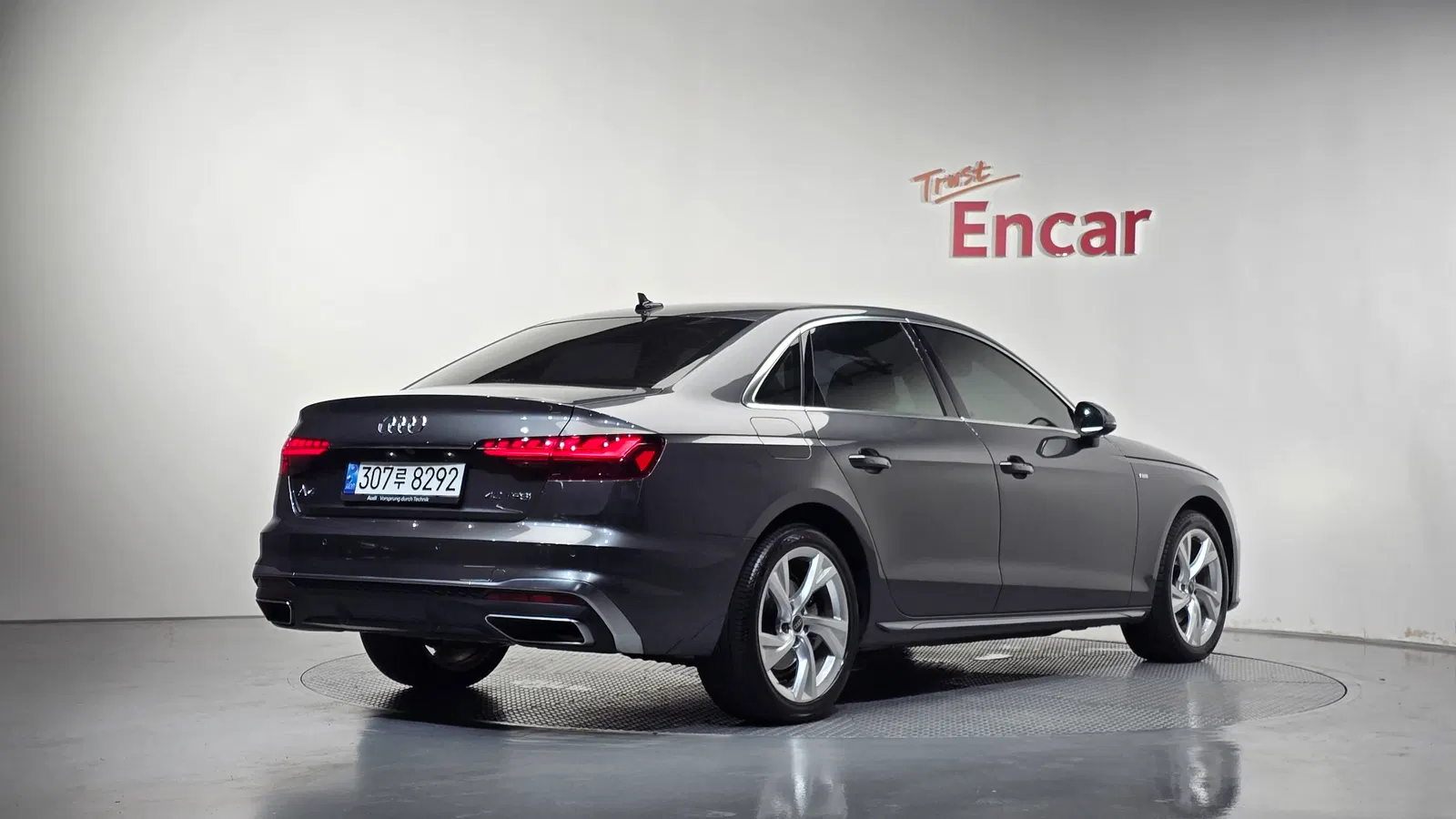 Audi A4 (B9) 40 TFSI Premium 2021 — photo 1 sur 32
