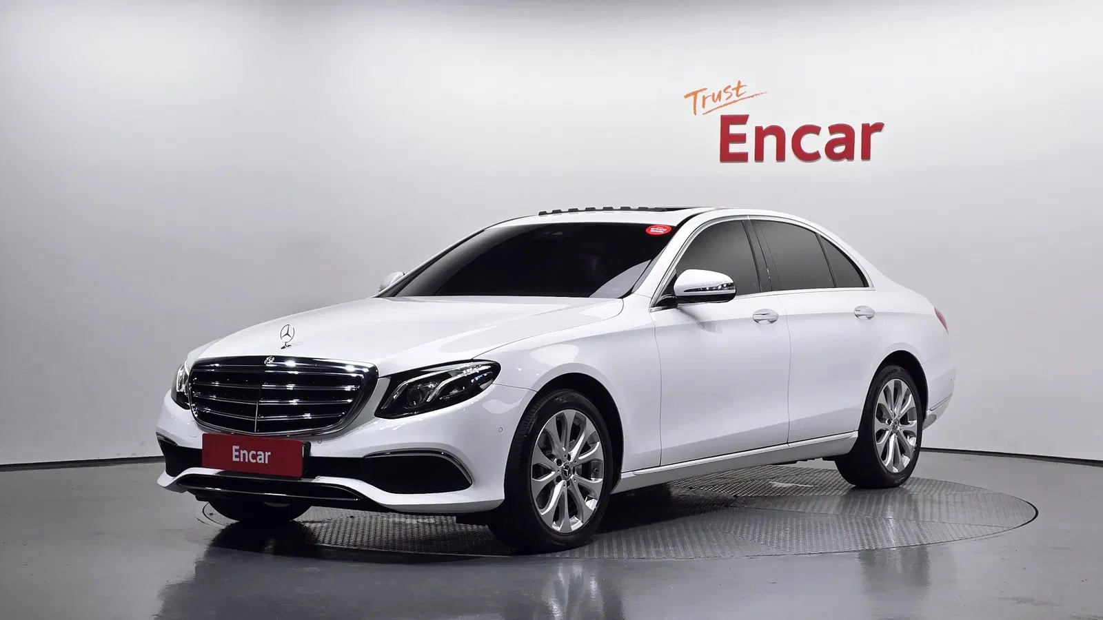 Mercedes-Benz Classe E E220d Exclusive (W213) 2019 — photo 1 sur 20
