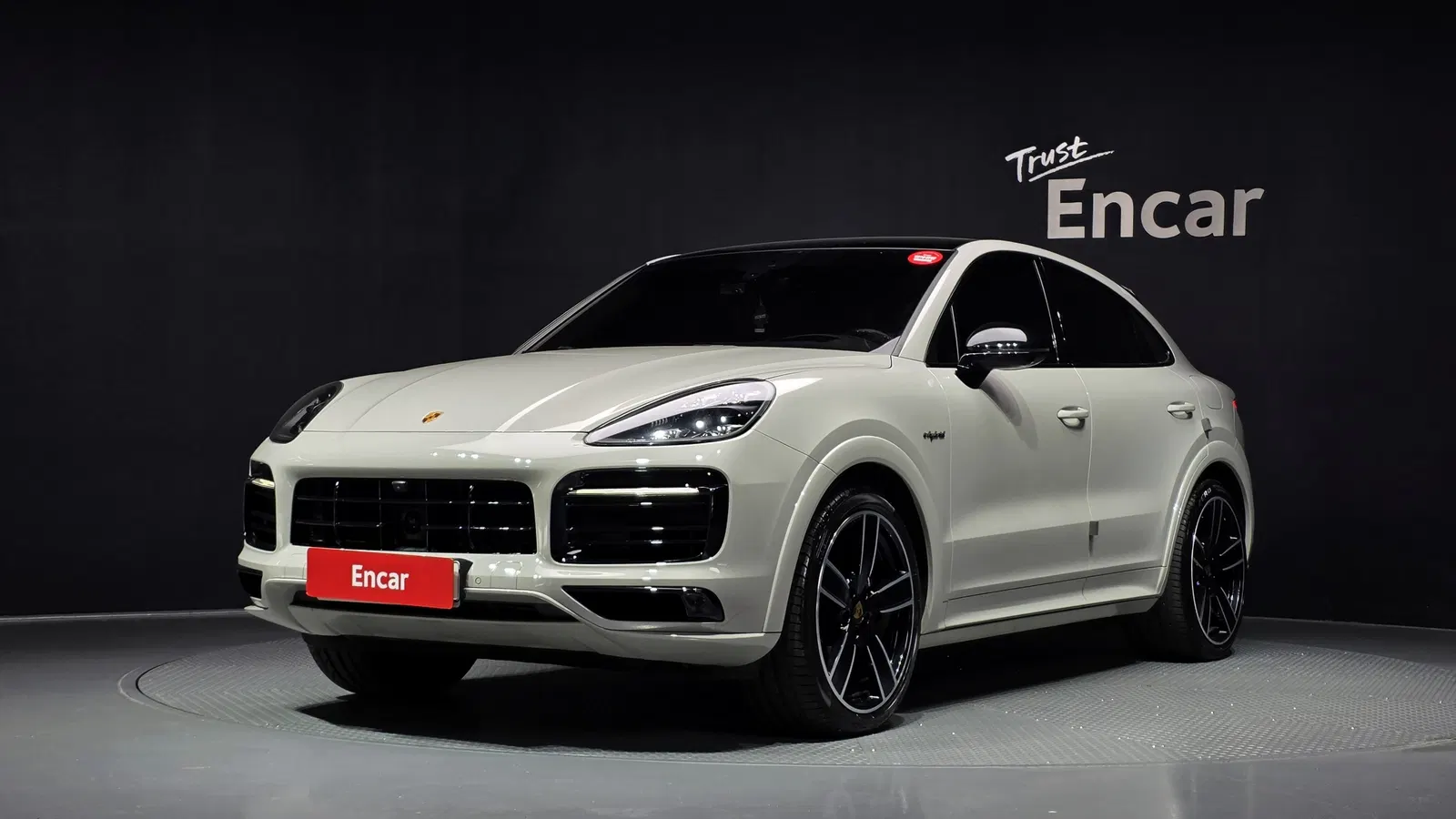 Porsche Cayenne (PO536) 3.0 E-Hybride Coupé 2022 — photo 1 sur 35