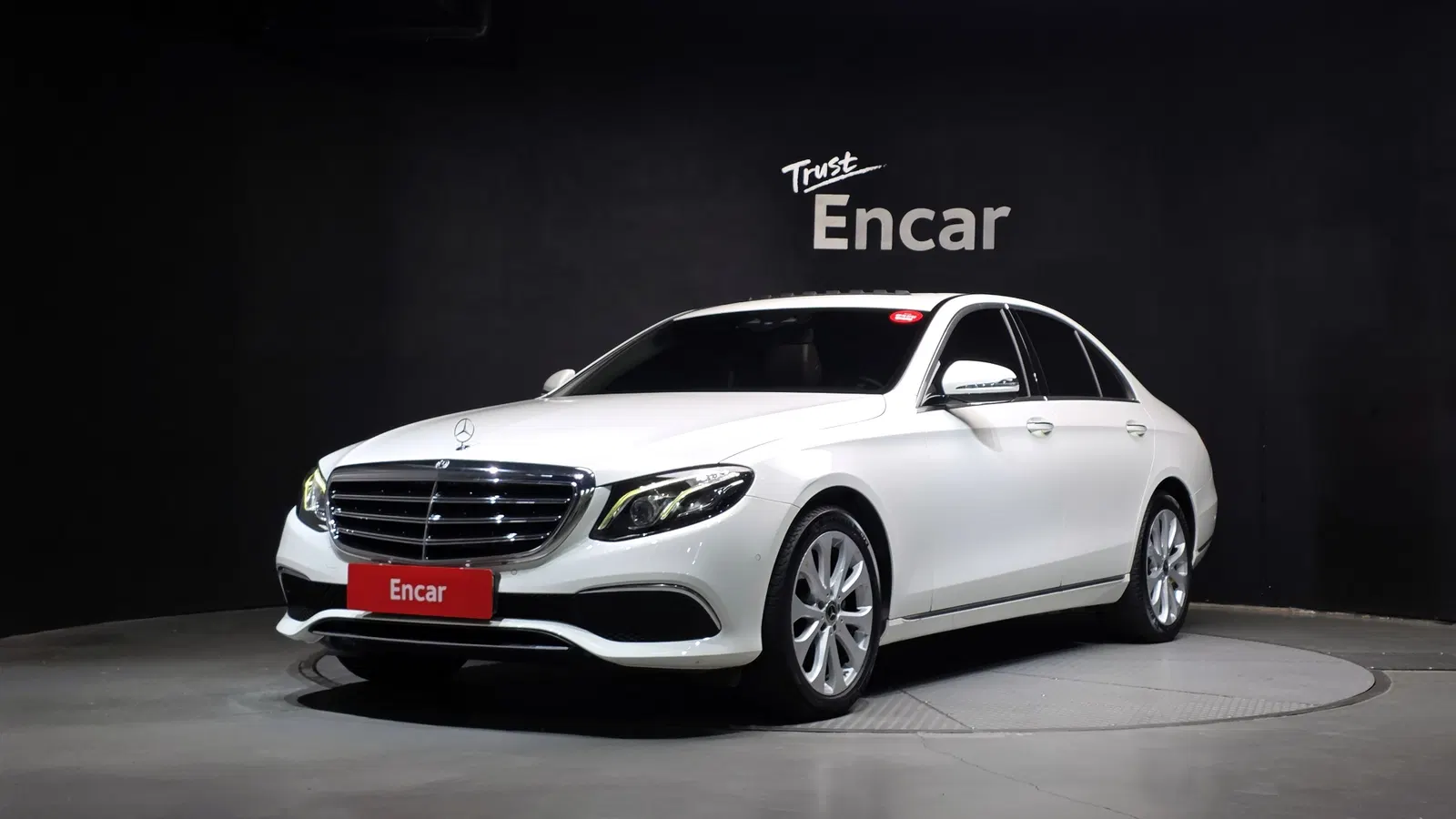 Mercedes-Benz Classe E E220d Exclusive (W213) 2018 — photo 1 sur 33