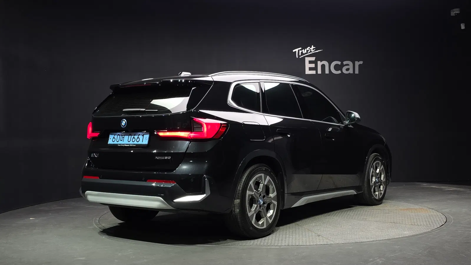 BMW iX1 (U11) xDrive 30 xLine 2024 — photo 1 sur 33