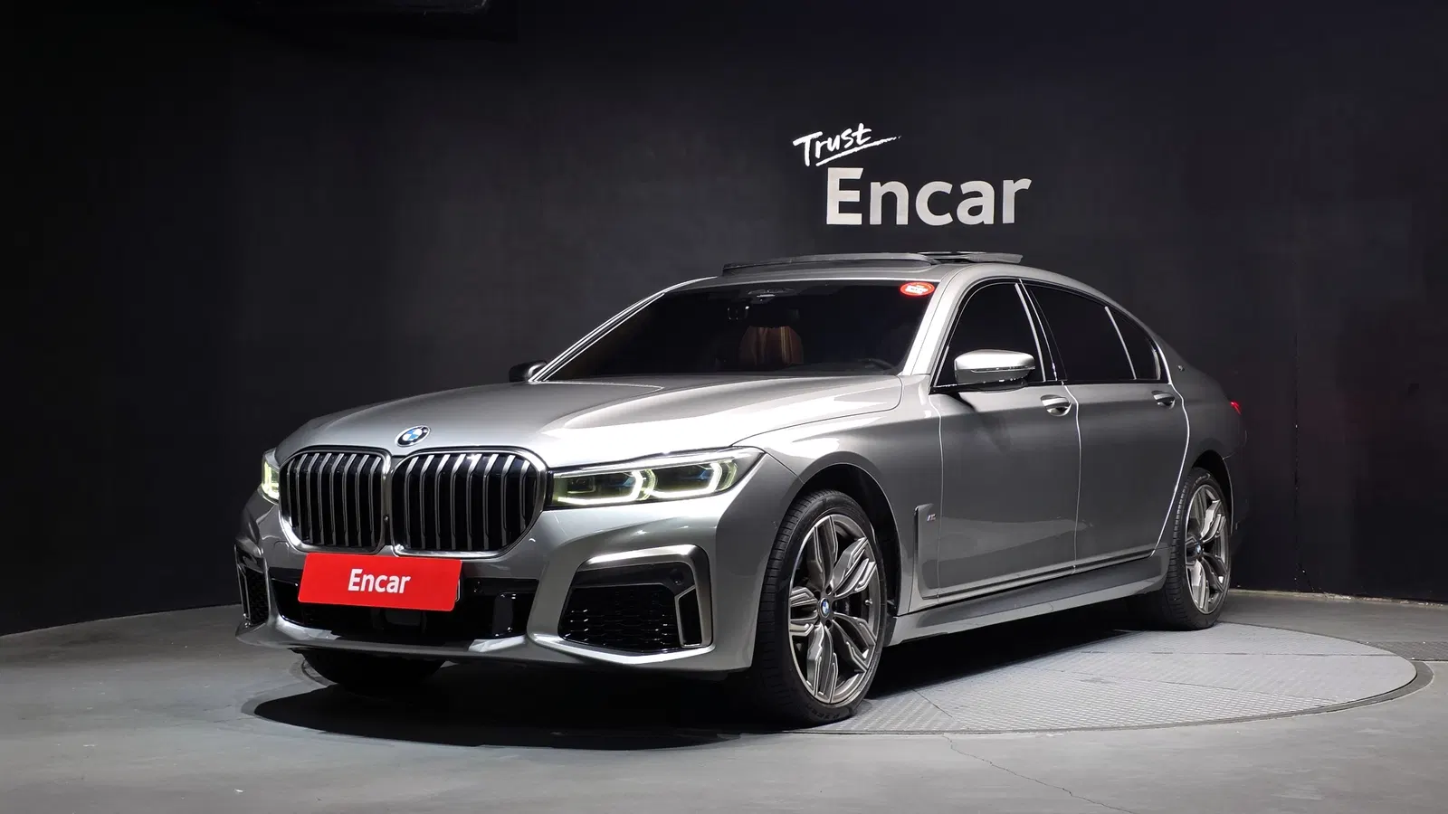 BMW Série 7 (G11) M760Li xDrive 2021 — photo 1 sur 38