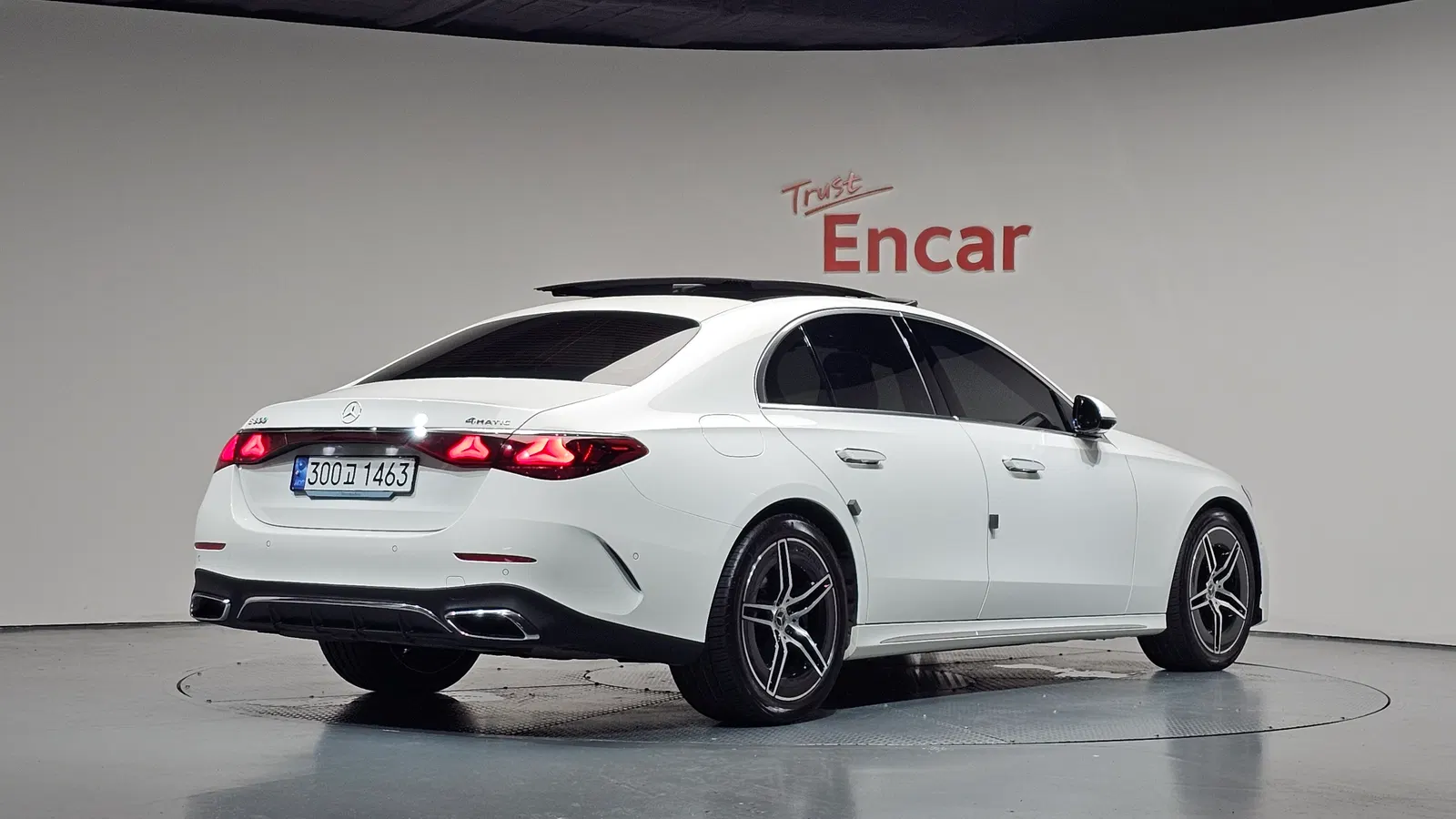 Mercedes-Benz Classe E AMG Line · E300 4MATIC (W214) 2024 — photo 1 sur 35