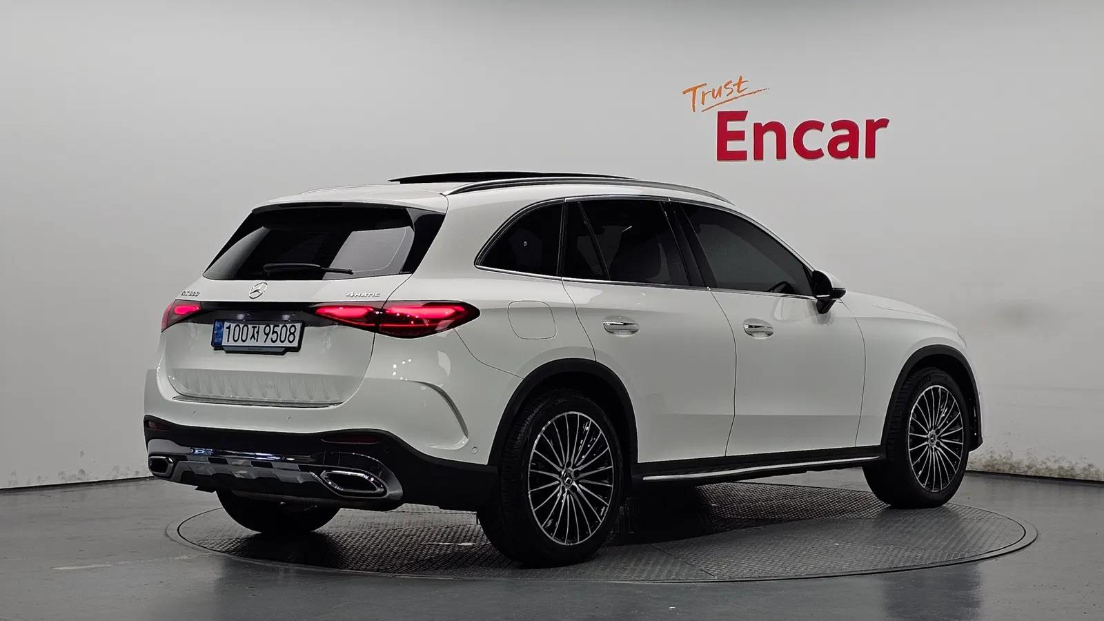 Mercedes-Benz GLC AMG Line · GLC300 4MATIC (X254) 2023 — photo 1 sur 36