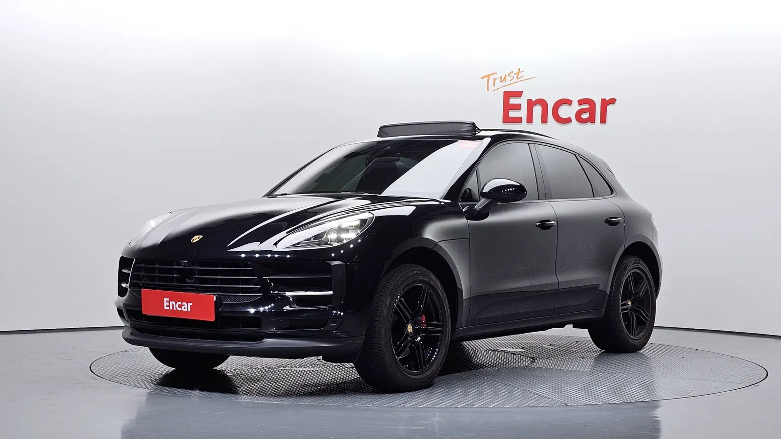 Porsche Macan 2.0 2019 — photo 1 sur 35