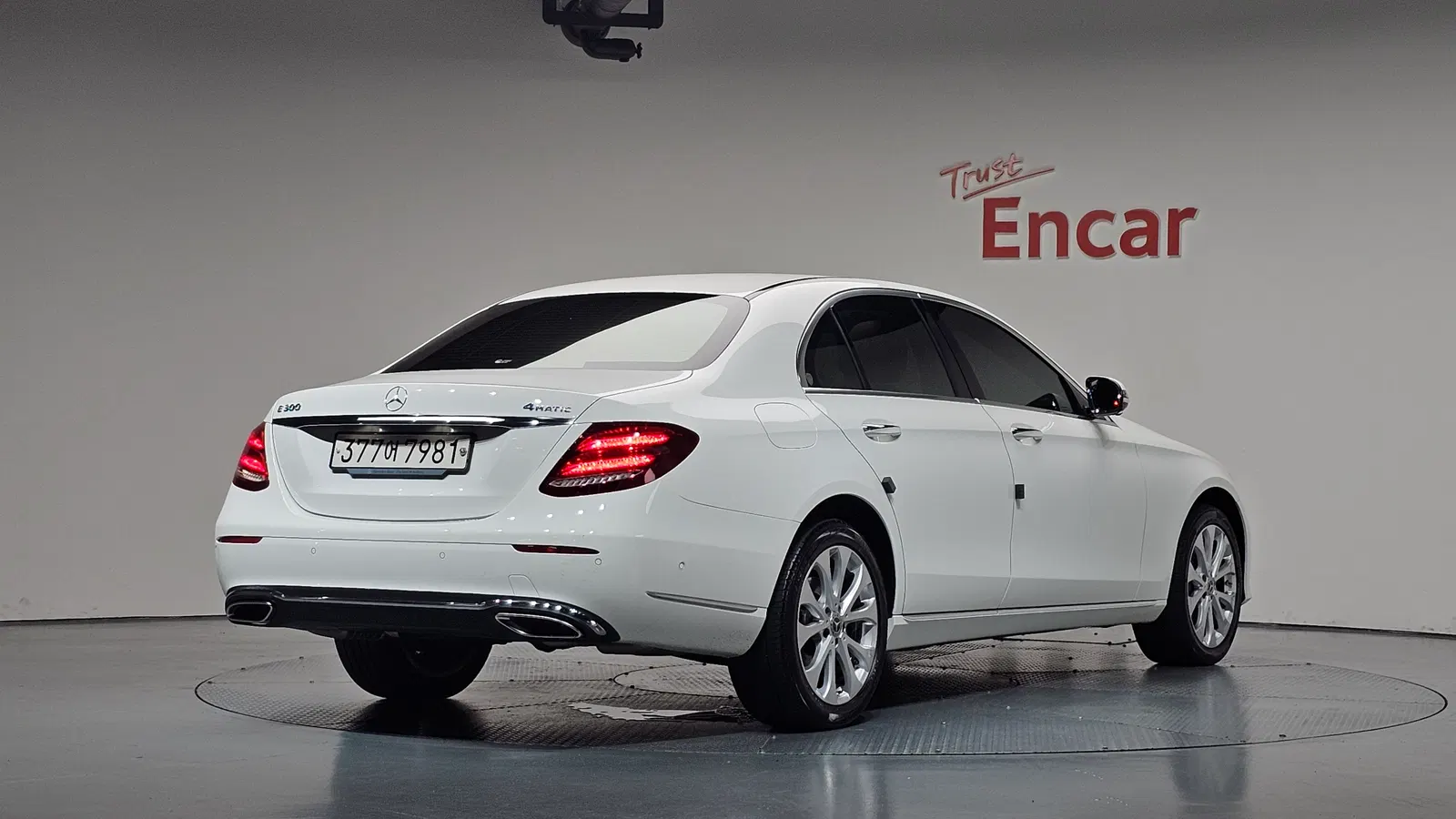 Mercedes-Benz Classe E E300 4MATIC Exclusive (W213) 2020 — photo 1 sur 39