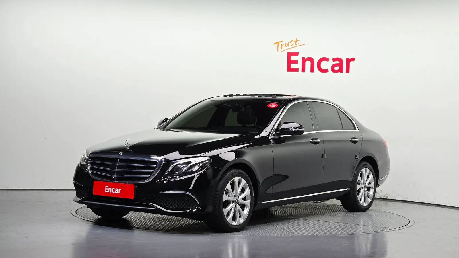 Mercedes-Benz Classe E E300 4MATIC Exclusive (W213) 2020 — photo 1 sur 32